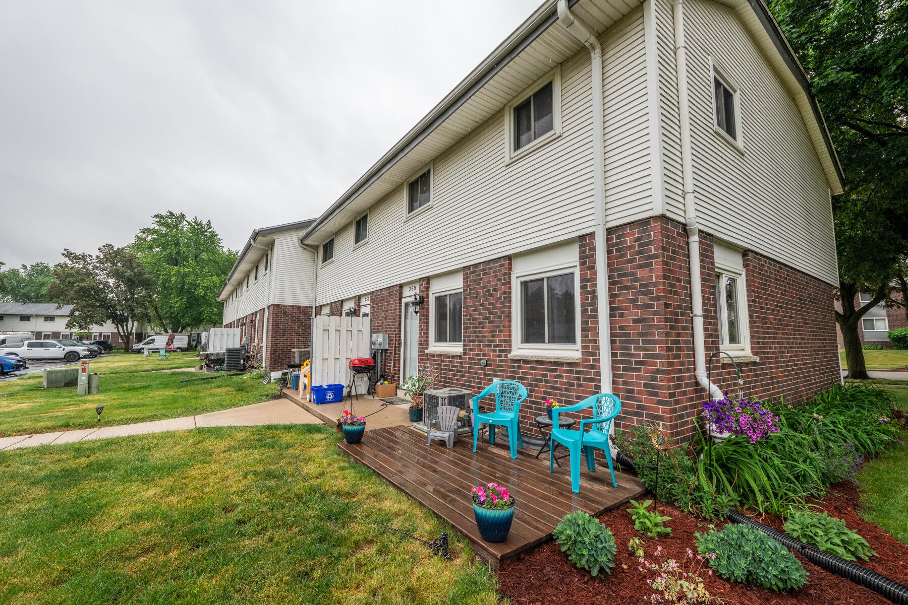 250 Morris Street Pewaukee, WI 53072 - Photo 2 of 32 250 Morris St Pewaukee-3