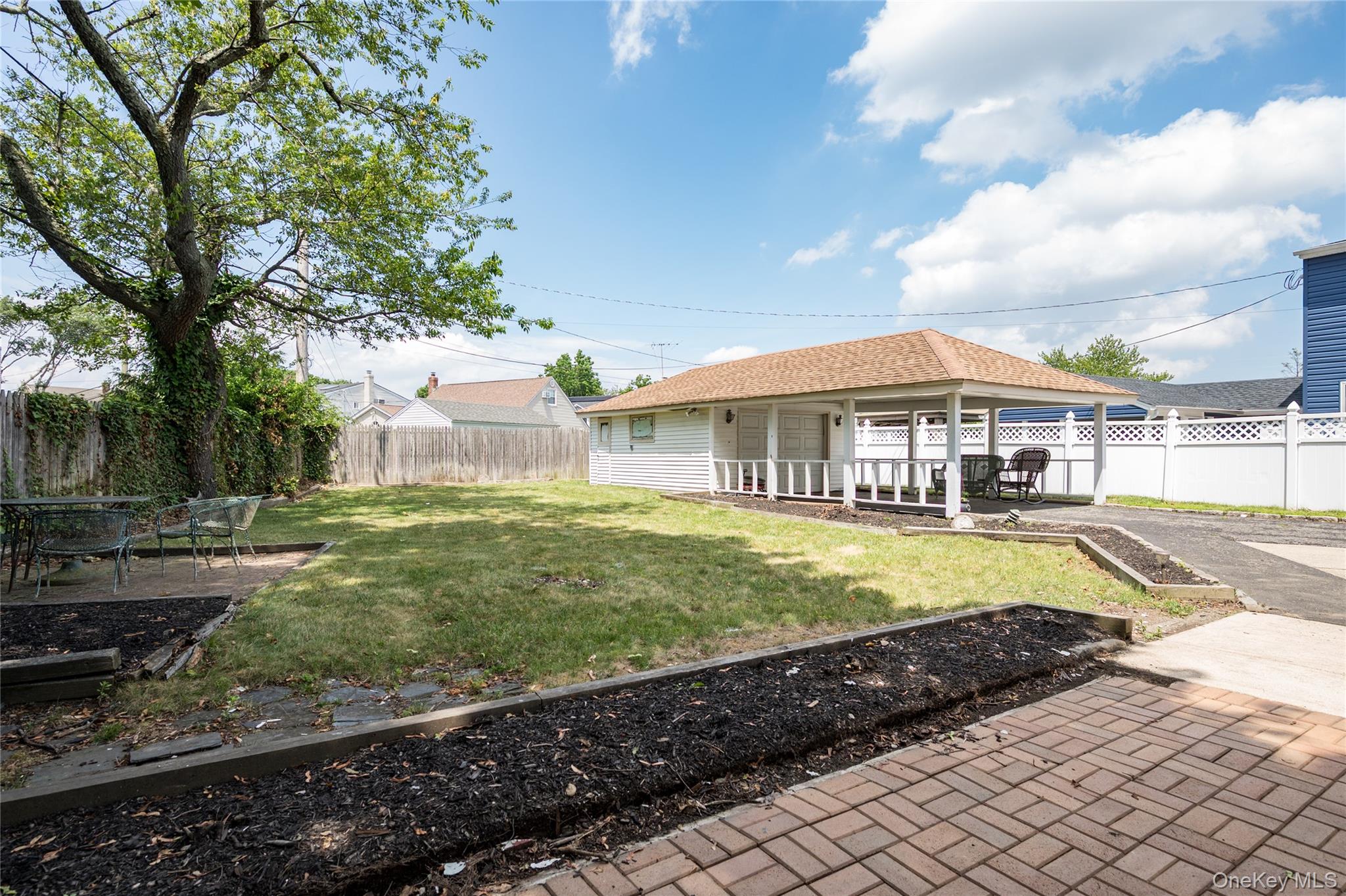 258 Gilling Road Seaford, NY 11783 - Photo 21 of 23