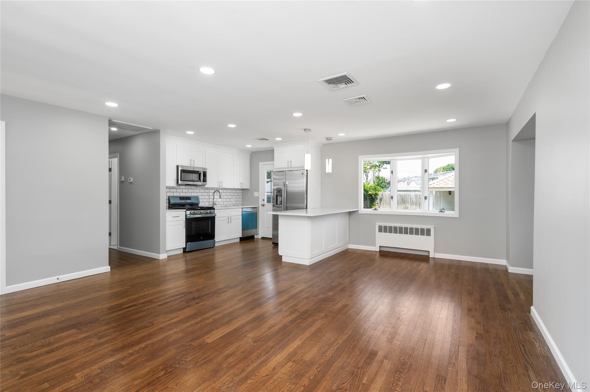 258 Gilling Road Seaford, NY 11783 - Photo 5 of 23