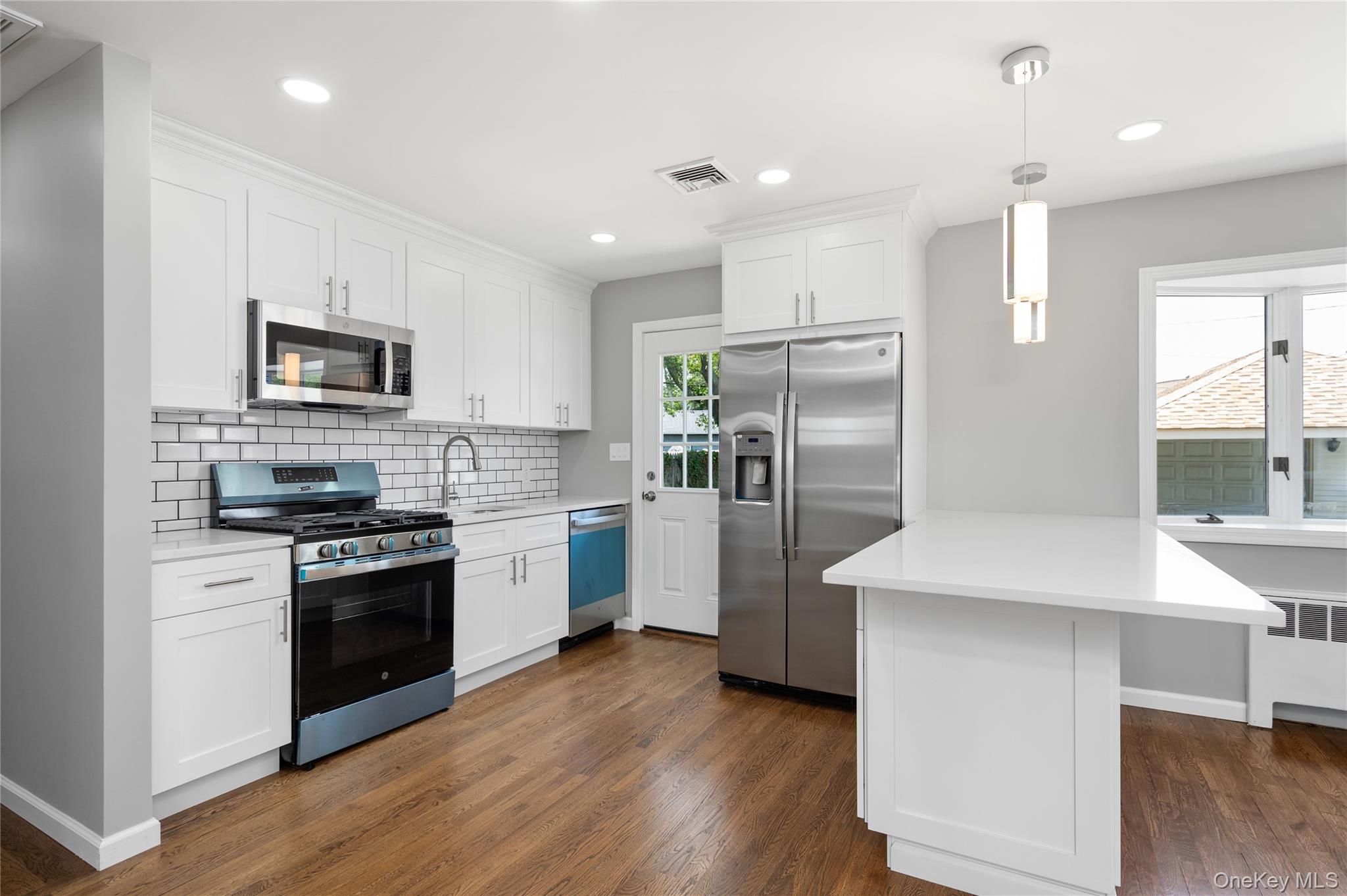 258 Gilling Road Seaford, NY 11783 - Photo 9 of 23