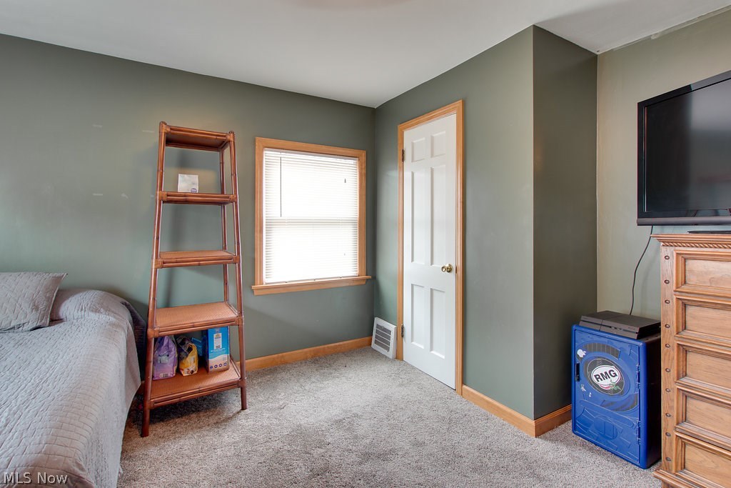 1396 Cranover Road Cleveland, OH 44124 - Photo 29 of 35
