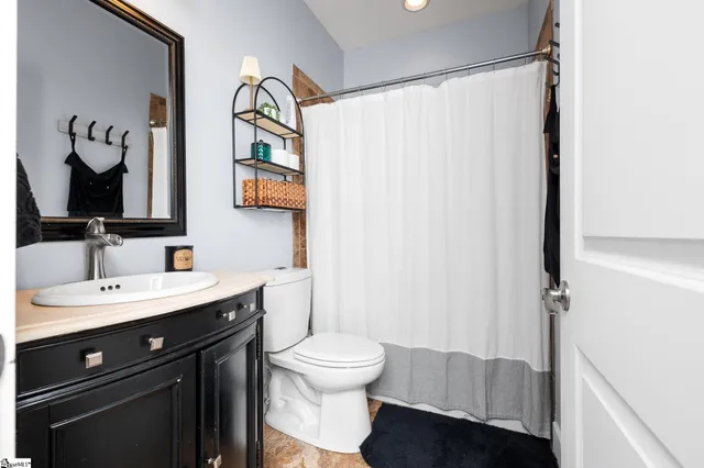 $750,000 | 842 Dunklin Bridge Road, Fountain Inn, SC 29644