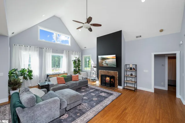 $750,000 | 842 Dunklin Bridge Road, Fountain Inn, SC 29644