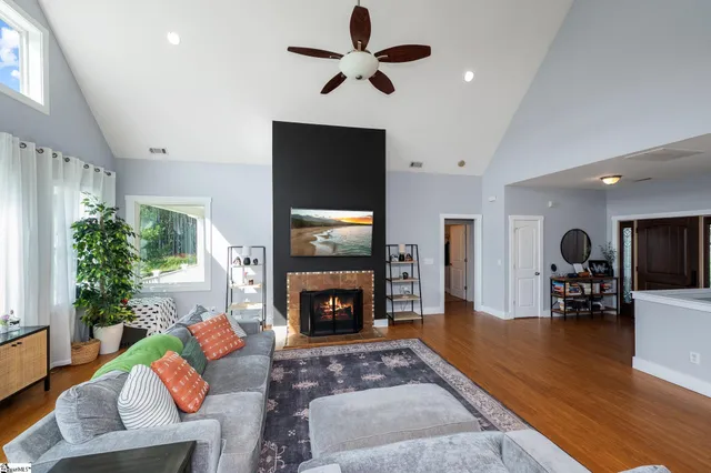 $750,000 | 842 Dunklin Bridge Road, Fountain Inn, SC 29644