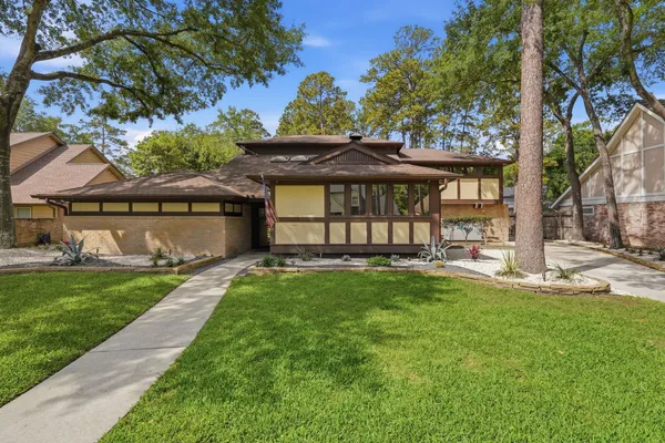 $525,000 | 15007 Benfer Road, Houston, TX 77069