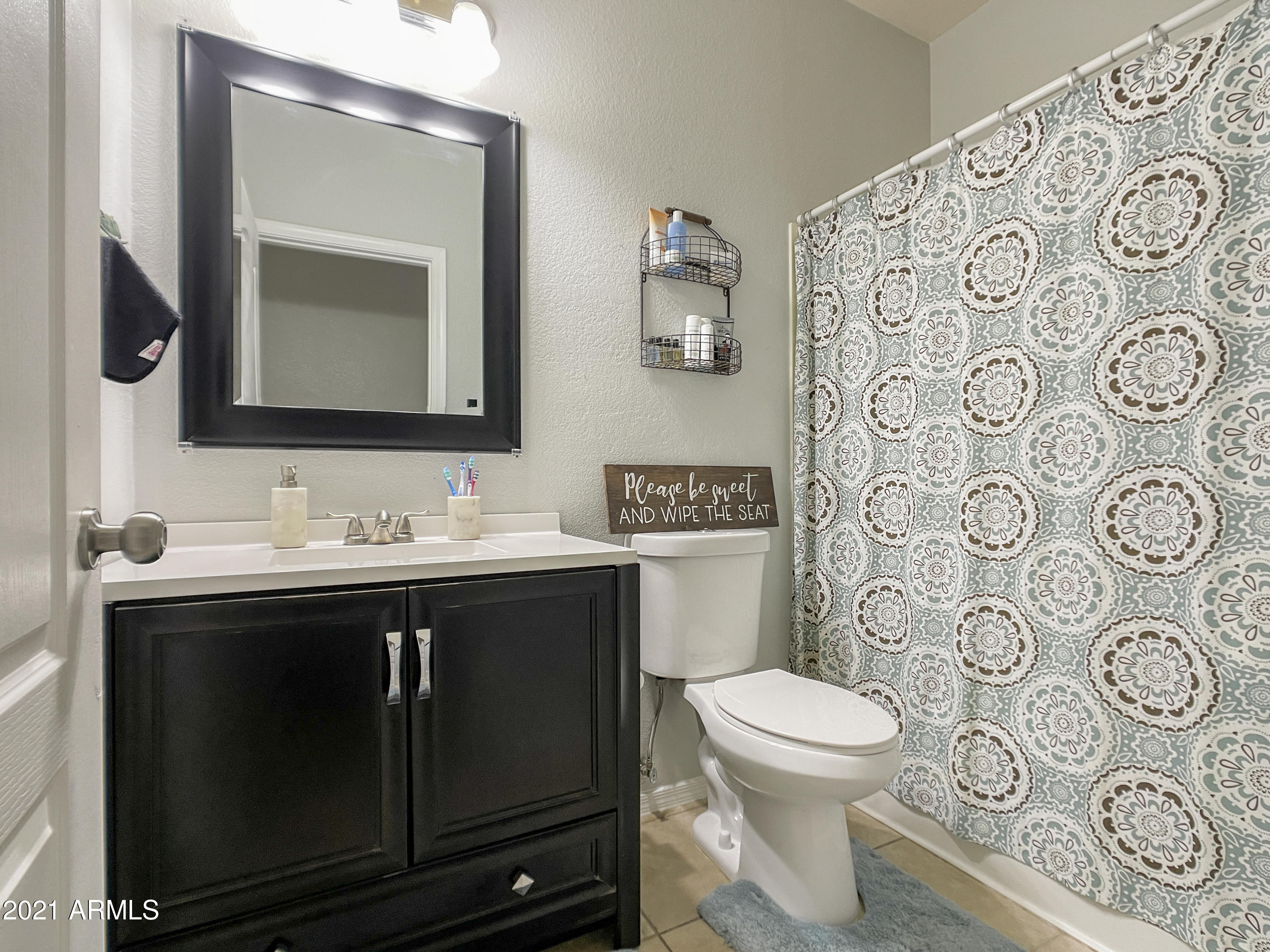 42558 Venture Road Maricopa, AZ 85138 - Photo 22 of 24 Guest bath