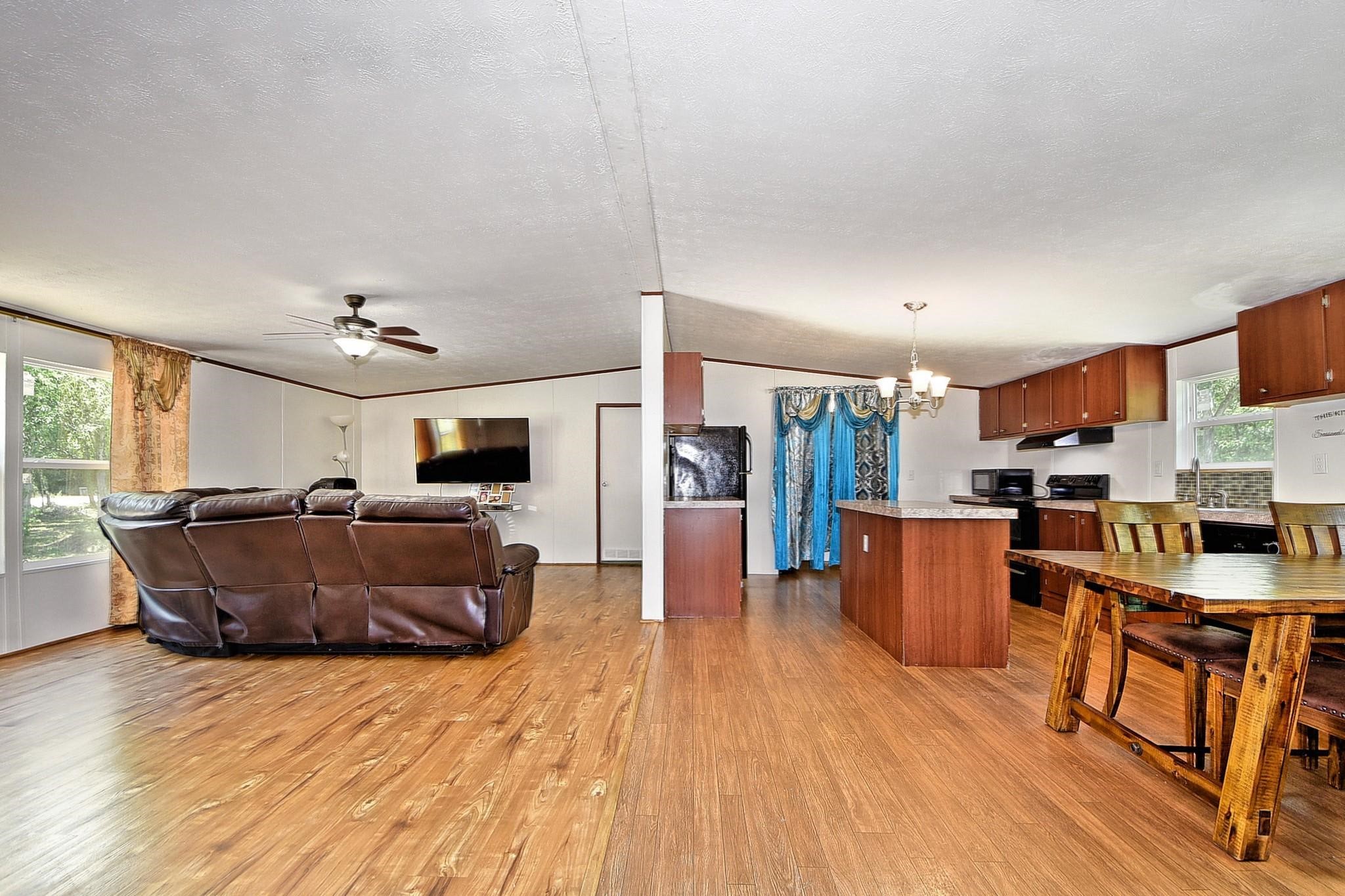317 River Road Angleton, TX 77515 - Photo 12 of 23