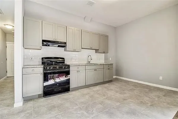 $3,300 | 585 Bramhall Avenue, Unit 3, Jersey City, NJ 07304