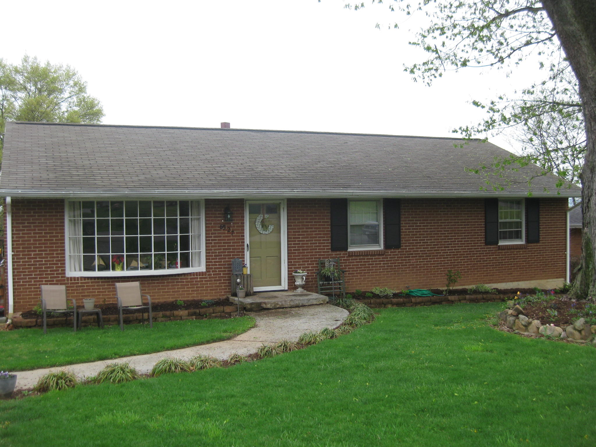 6527 Sherry Road Roanoke, VA 24019 - Photo 1 of 35 Front