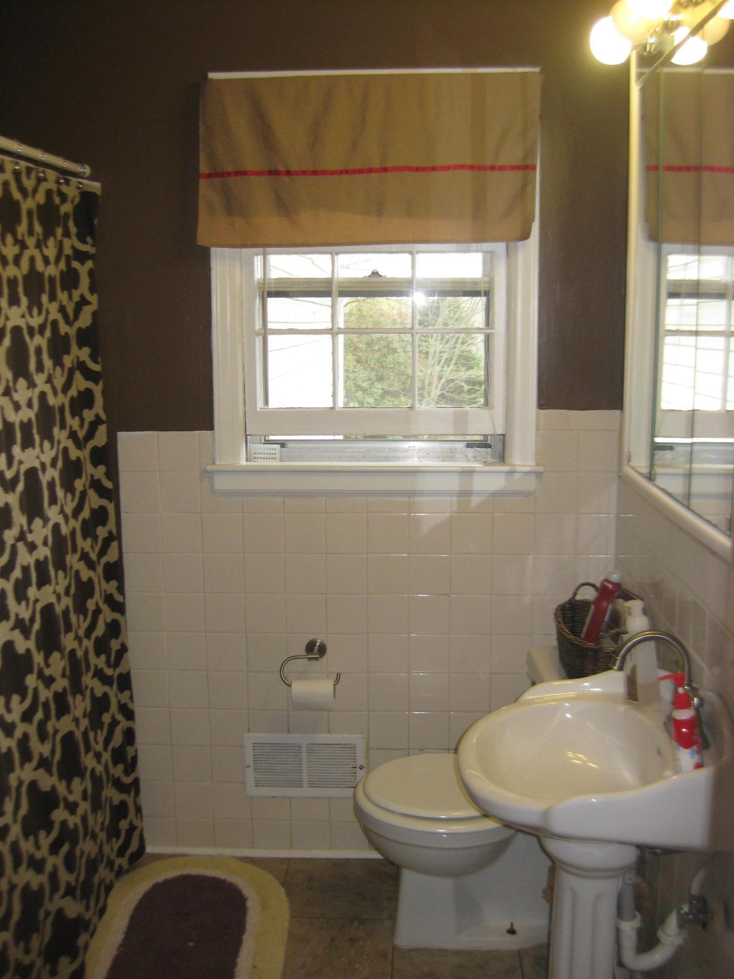 6527 Sherry Road Roanoke, VA 24019 - Photo 19 of 35 Hall Bath