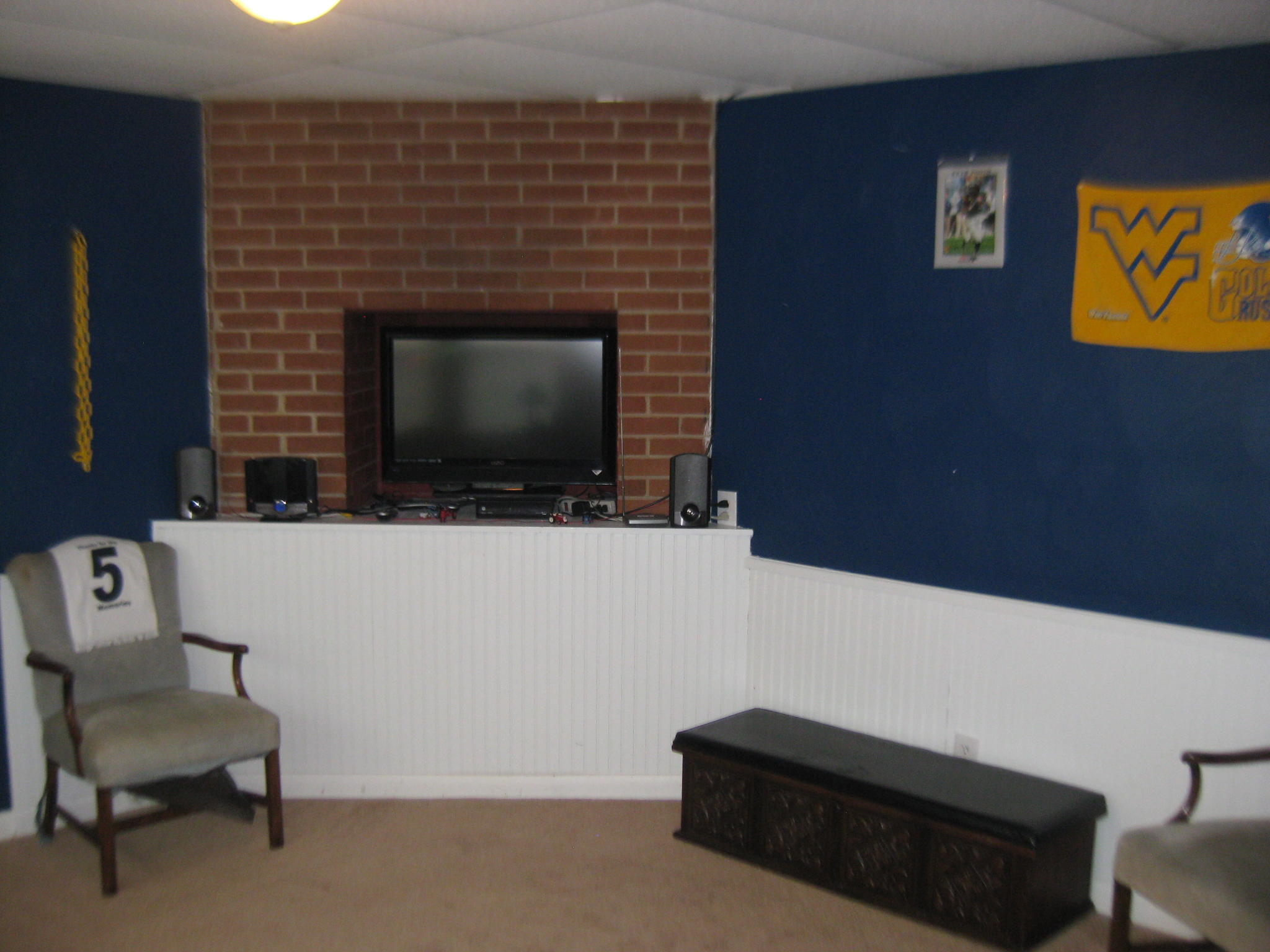 6527 Sherry Road Roanoke, VA 24019 - Photo 24 of 35 TV Shelf