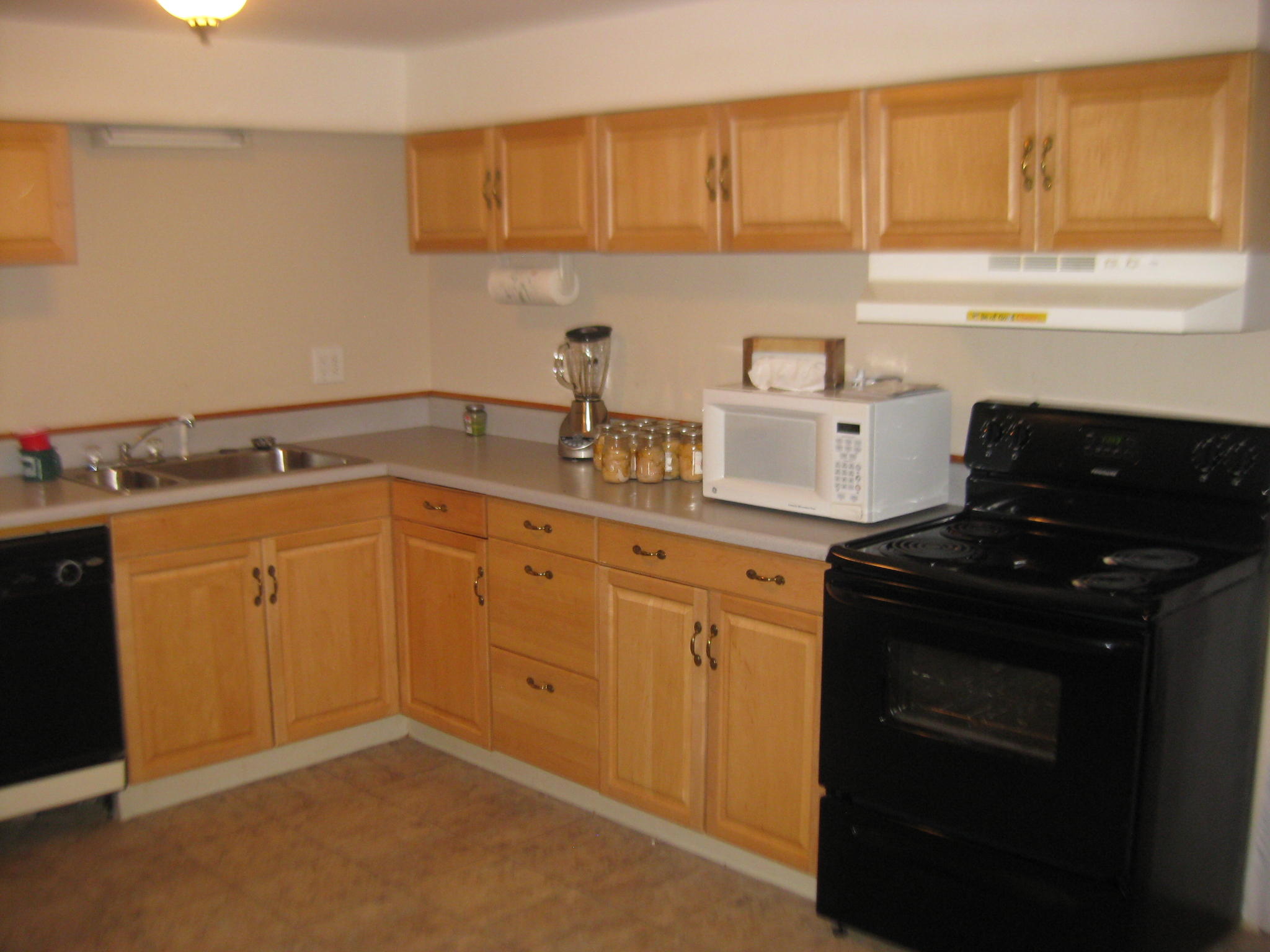 6527 Sherry Road Roanoke, VA 24019 - Photo 26 of 35 Downstairs Kitchen