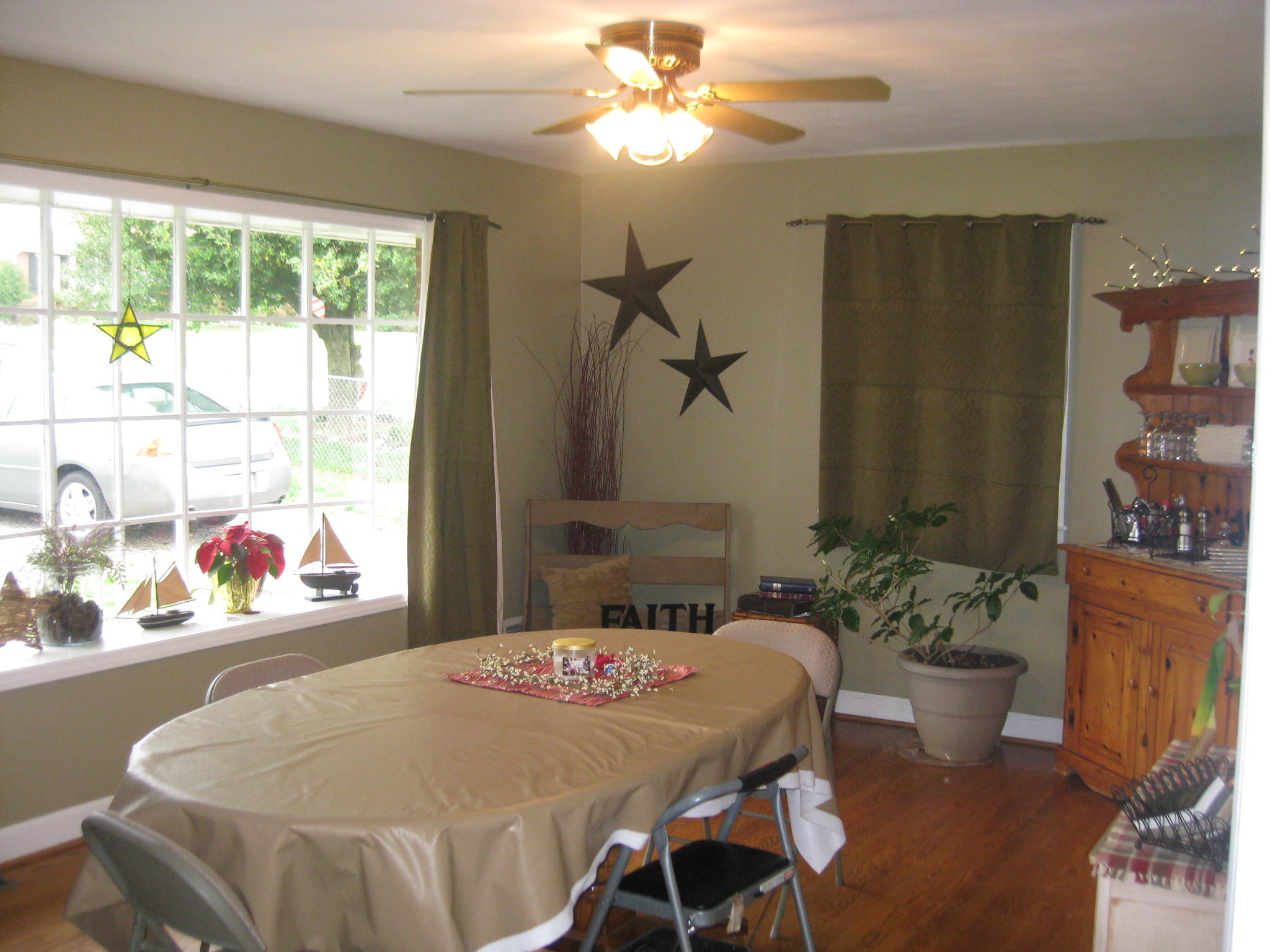 6527 Sherry Road Roanoke, VA 24019 - Photo 7 of 35 Living Room