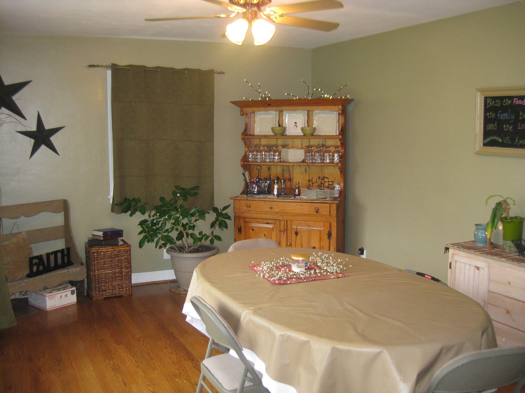 6527 Sherry Road Roanoke, VA 24019 - Photo 8 of 35 Living Room View Two