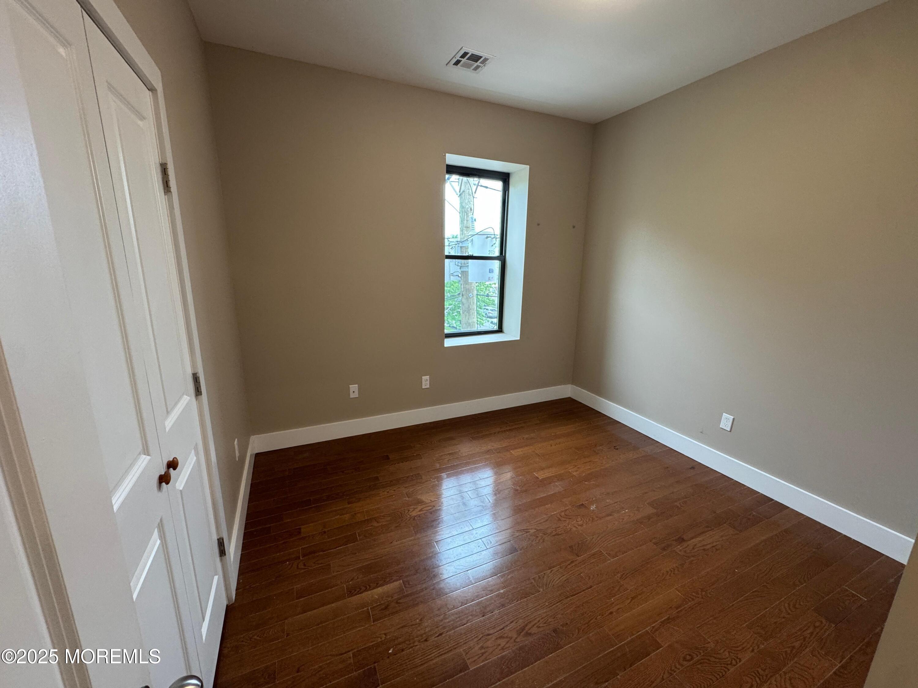 273 16th Avenue, Unit 3F Newark, NJ 07103 - Photo 4 of 12 image