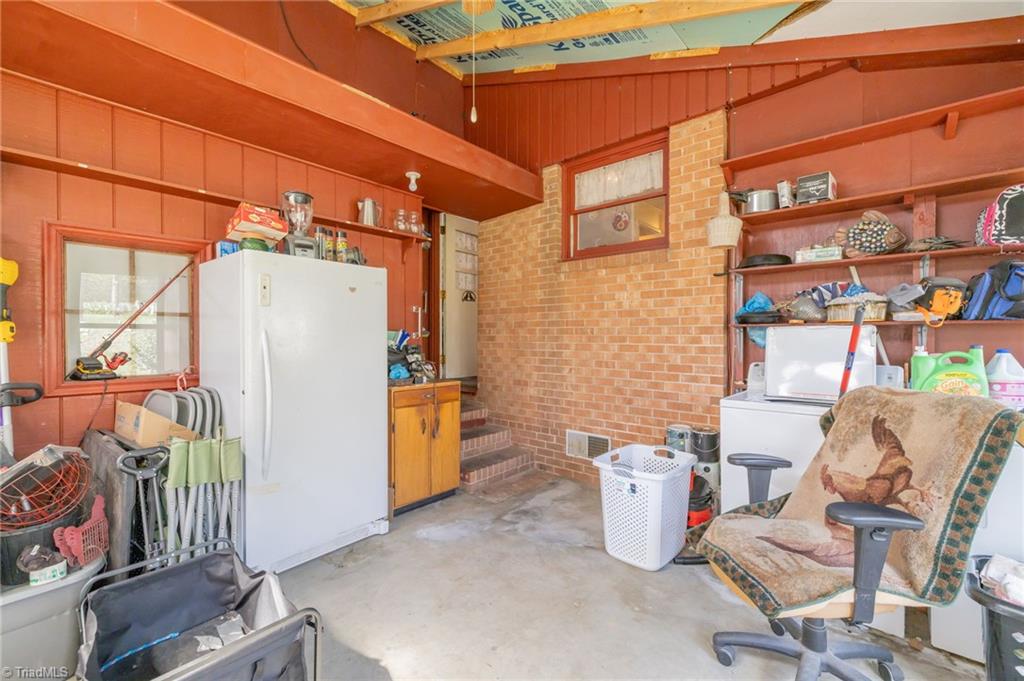 918 Hampton Street Eden, NC 27288 - Photo 27 of 38