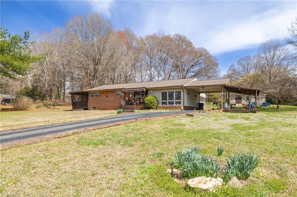 918 Hampton Street Eden, NC 27288 - Photo 3 of 38