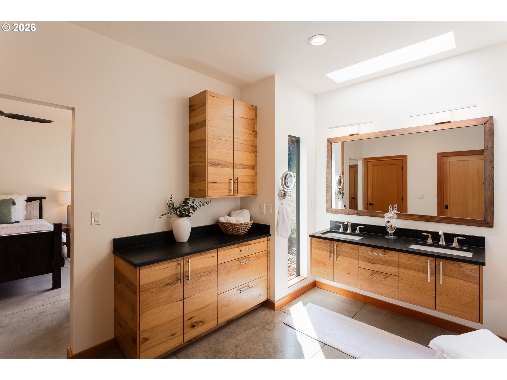 85535 Lancer Lane Eugene, OR 97405 - Photo 23 of 45 a kitchen with stainless steel appliances a sink stove and cabinets