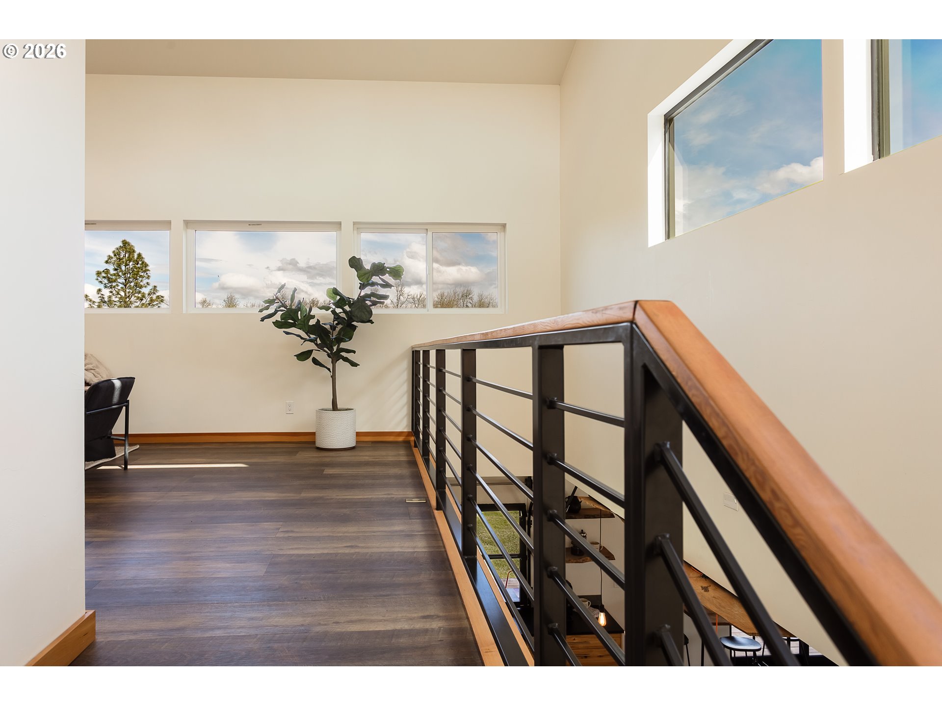 85535 Lancer Lane Eugene, OR 97405 - Photo 25 of 45 a view of entryway with wooden floor
