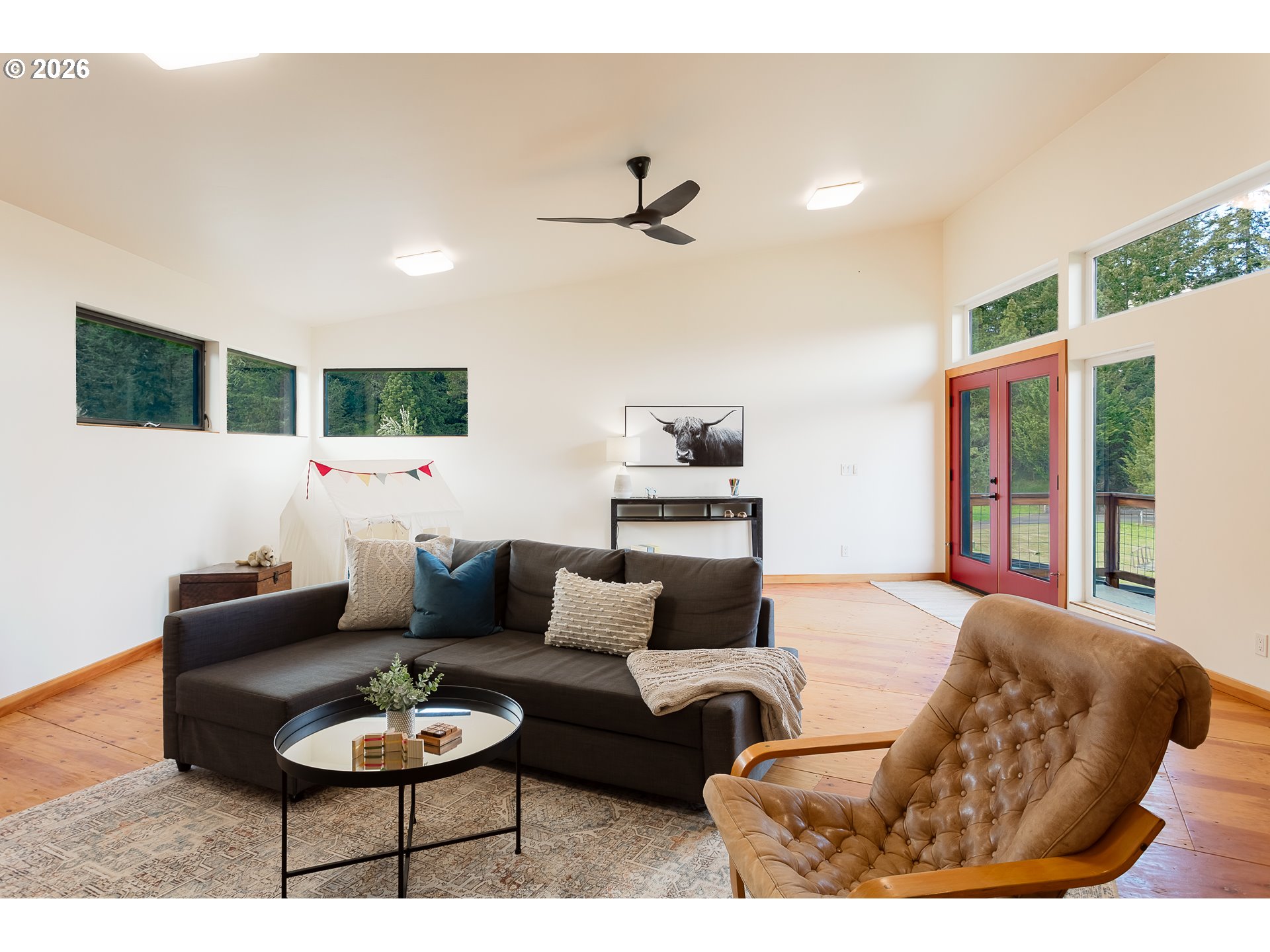 85535 Lancer Lane Eugene, OR 97405 - Photo 34 of 45 a living room with furniture and a large window