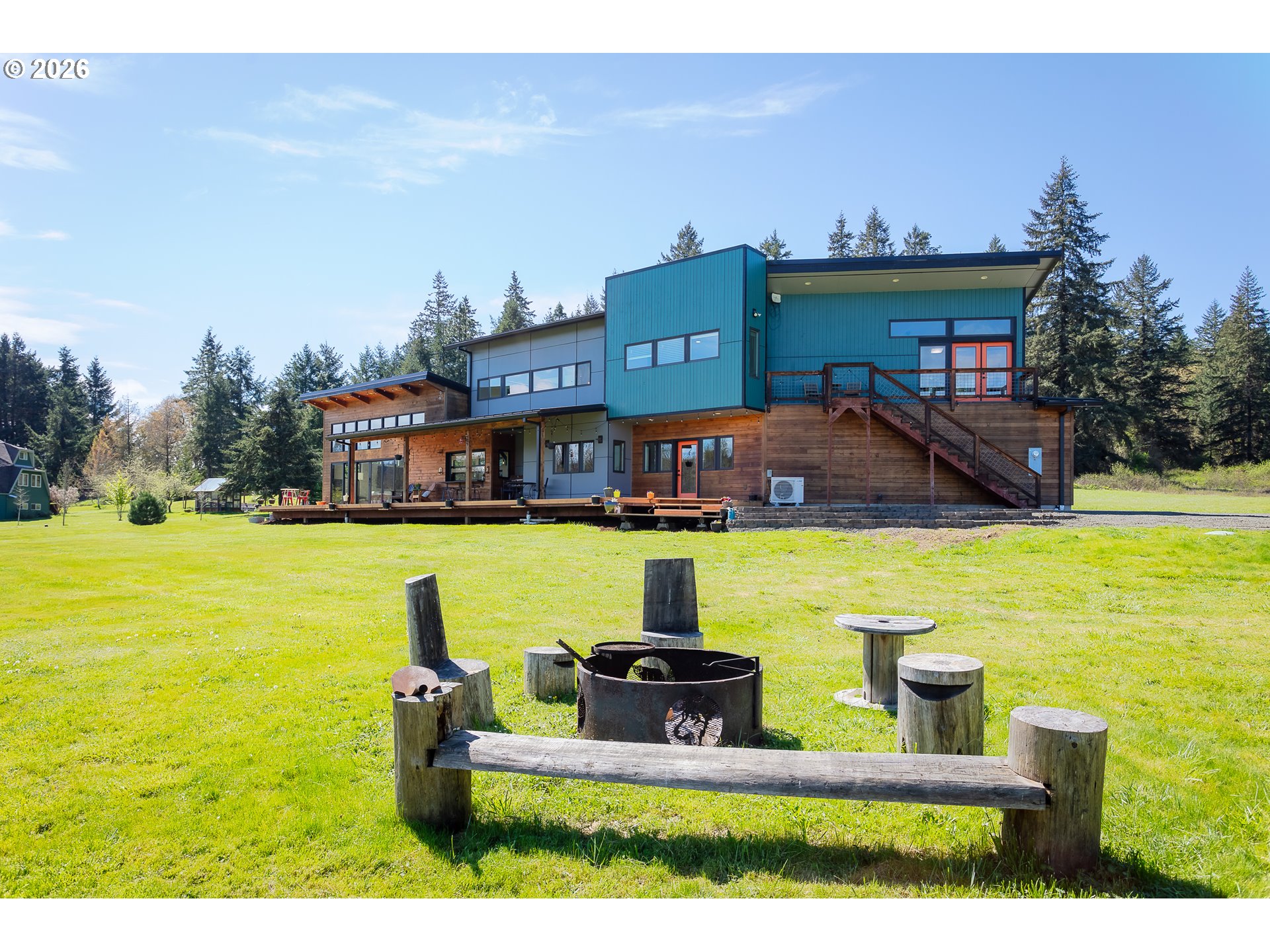 85535 Lancer Lane Eugene, OR 97405 - Photo 42 of 45 a swimming pool with outdoor seating yard and mountain view