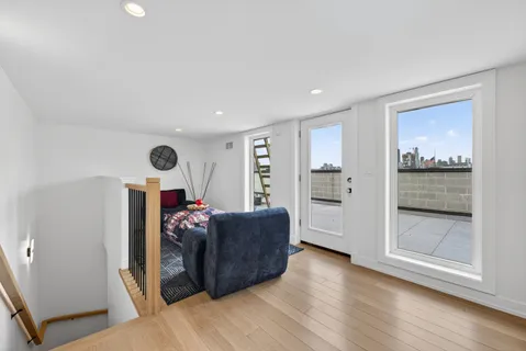 $1,199,000 | 1347 West Grand Avenue, Unit 4S, Chicago, IL 60642