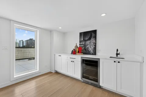 $1,199,000 | 1347 West Grand Avenue, Unit 4S, Chicago, IL 60642