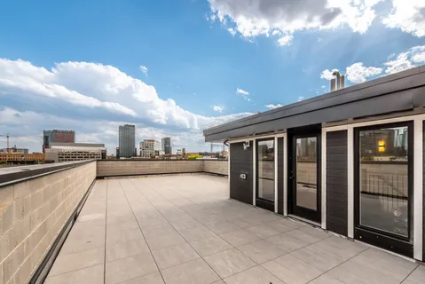 $1,199,000 | 1347 West Grand Avenue, Unit 4S, Chicago, IL 60642