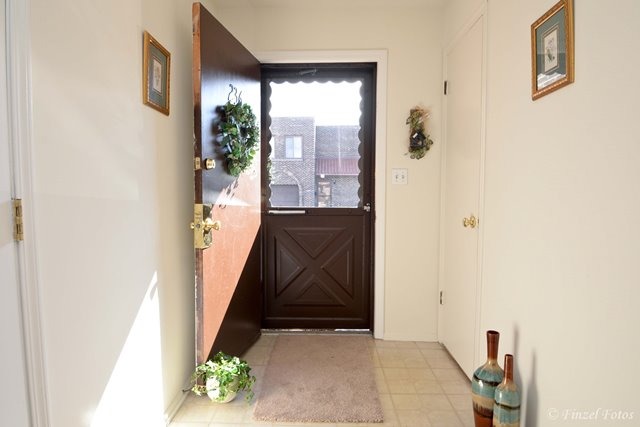 236 East Rimini Court Palatine, IL 60067 - Photo 2 of 16