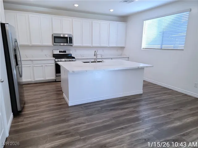 $2,200 | 2924 Gaffer Film Street, Las Vegas, NV 89156