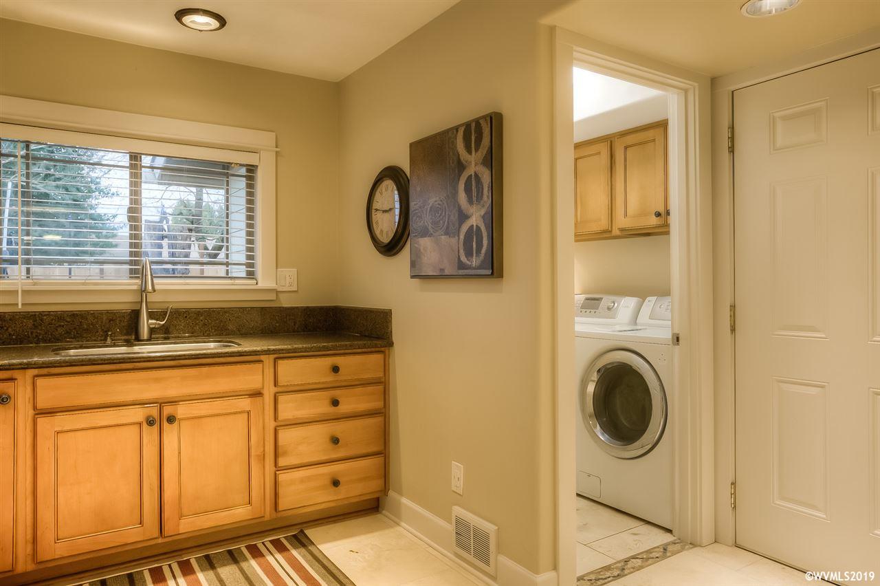 1013 Rafael Avenue North Keizer, OR 97303 - Photo 19 of 36