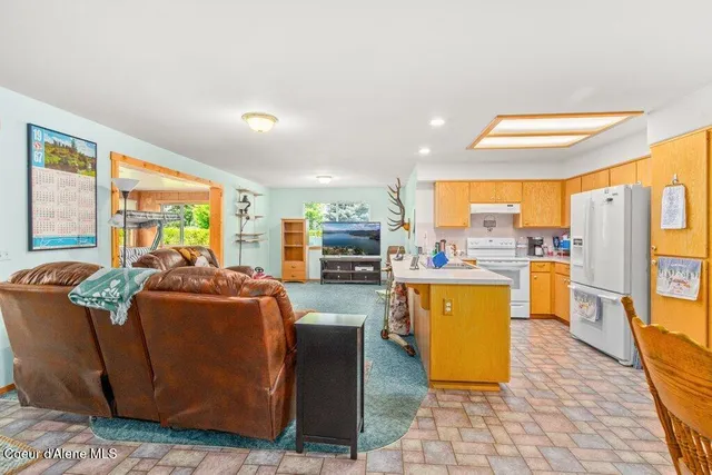 $845,000 | 5687 North 15th Street, Coeur D'Alene, ID 83815