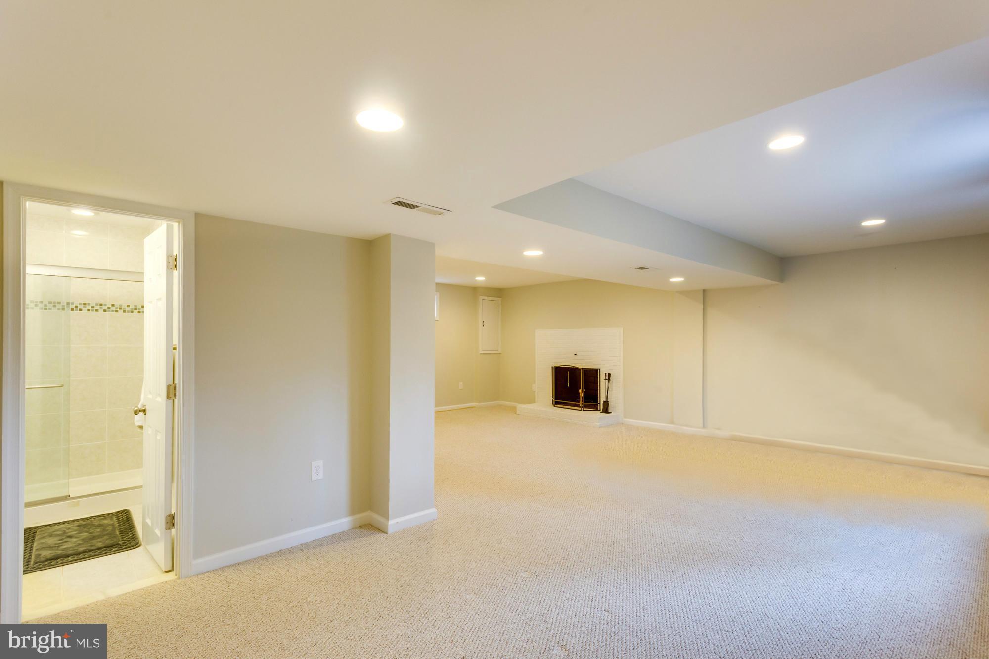 9014 Buckner Road Alexandria, VA 22309 - Photo 25 of 30 Family Room