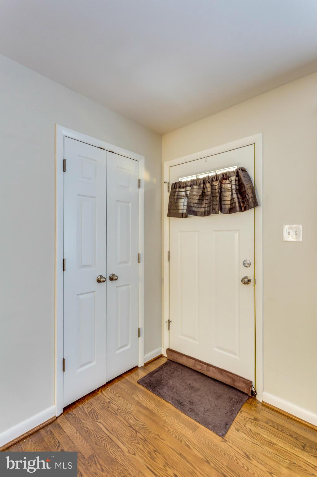 9014 Buckner Road Alexandria, VA 22309 - Photo 5 of 30 Interior (General)