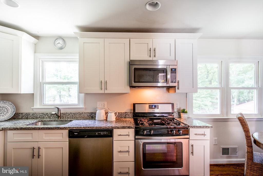 9014 Buckner Road Alexandria, VA 22309 - Photo 9 of 30 Kitchen