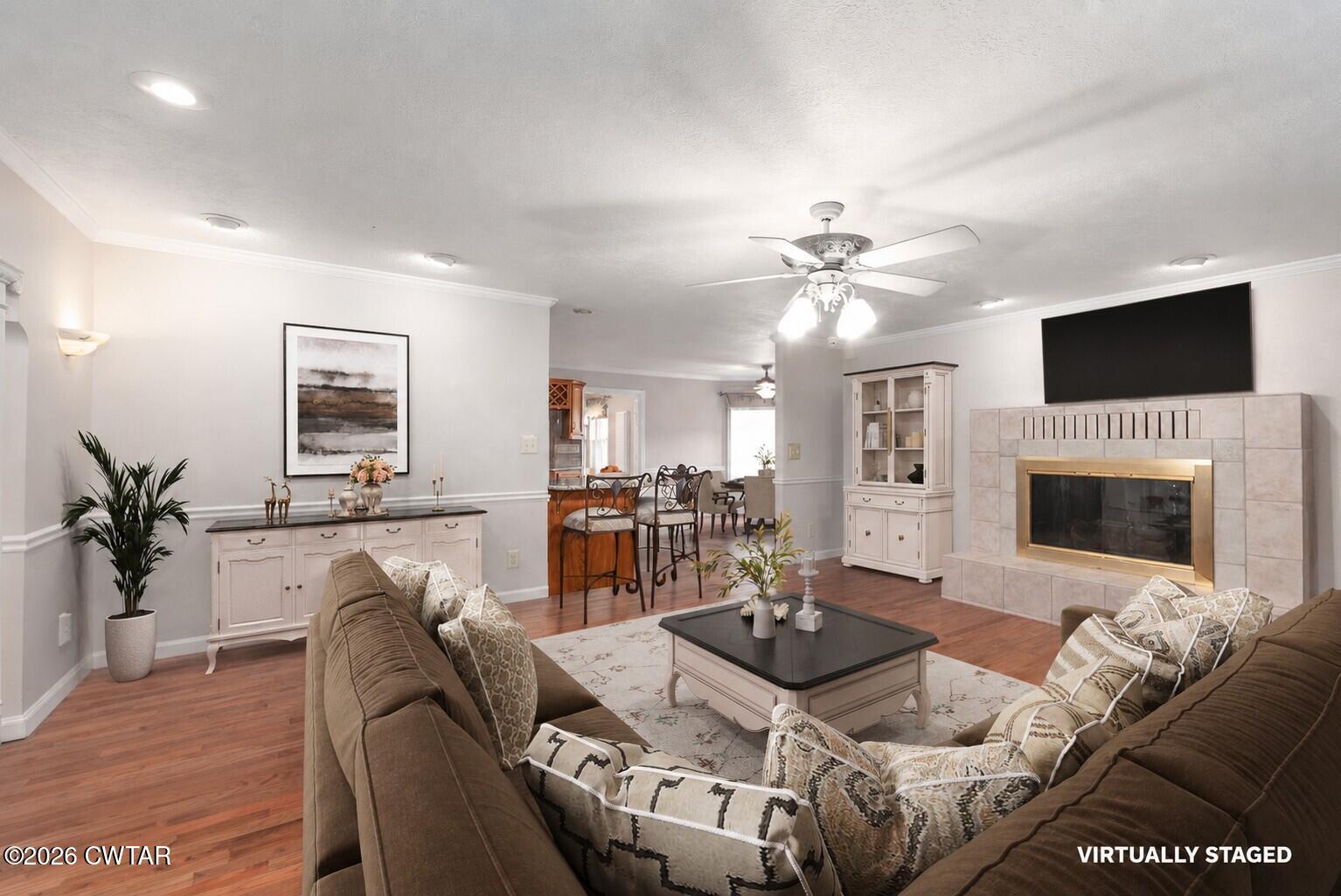 812 Pipkin Road Jackson, TN 38305 - Photo 5 of 49 Living Room 1 Staged