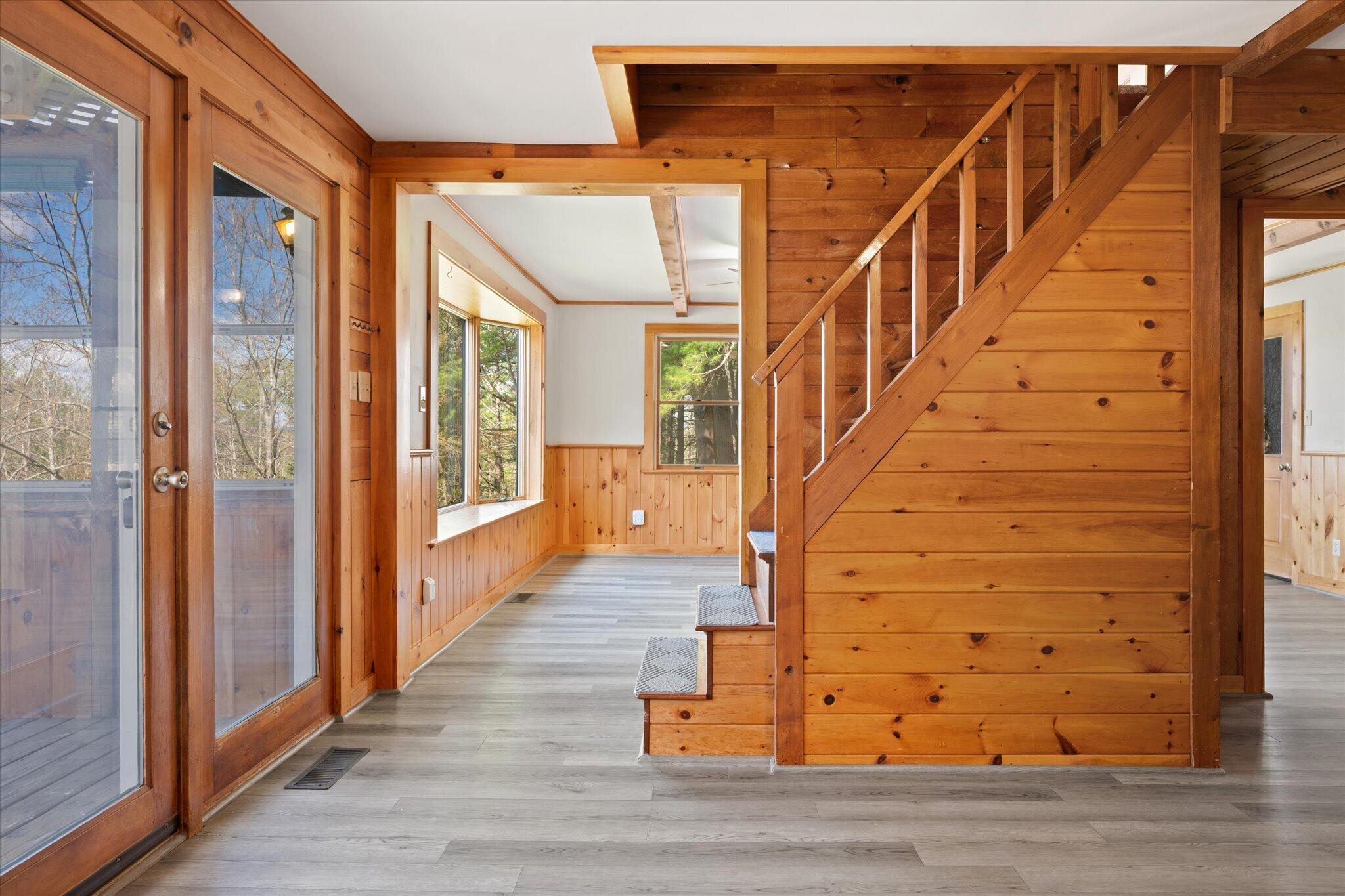1492 River Road Bucksport, ME 04416 - Photo 22 of 48 18-Staircase