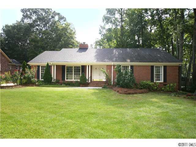 1324 Braeburn Road Charlotte, NC 28211 - Photo 1 of 16 Gallery Image 1