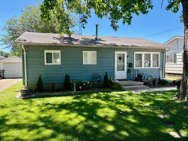 $105,000 | 105 South Miller Street, Clinton, IL 61727