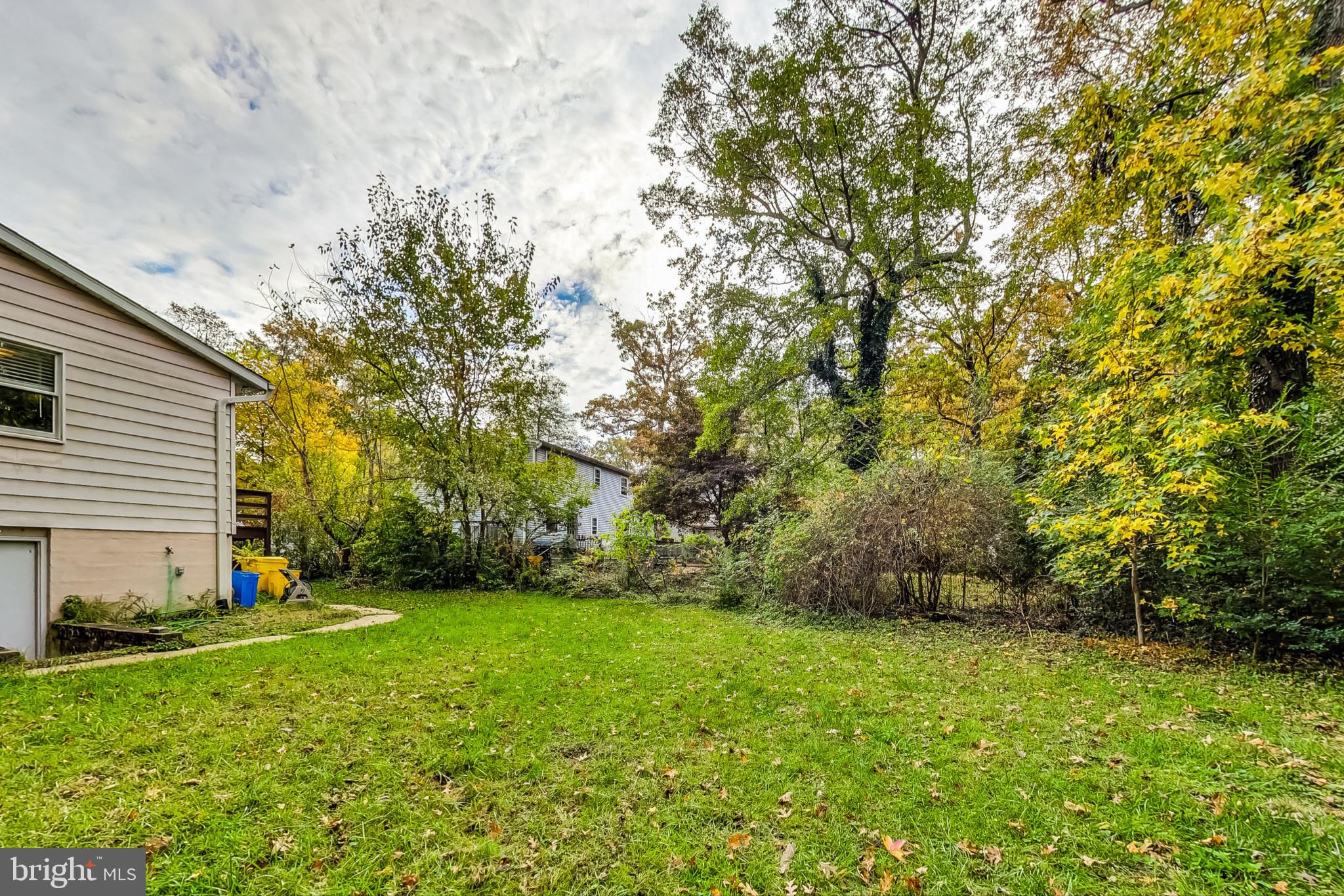 412 Walnut Drive Annapolis, MD 21403 - Photo 39 of 42 a view of a backyard with a garden