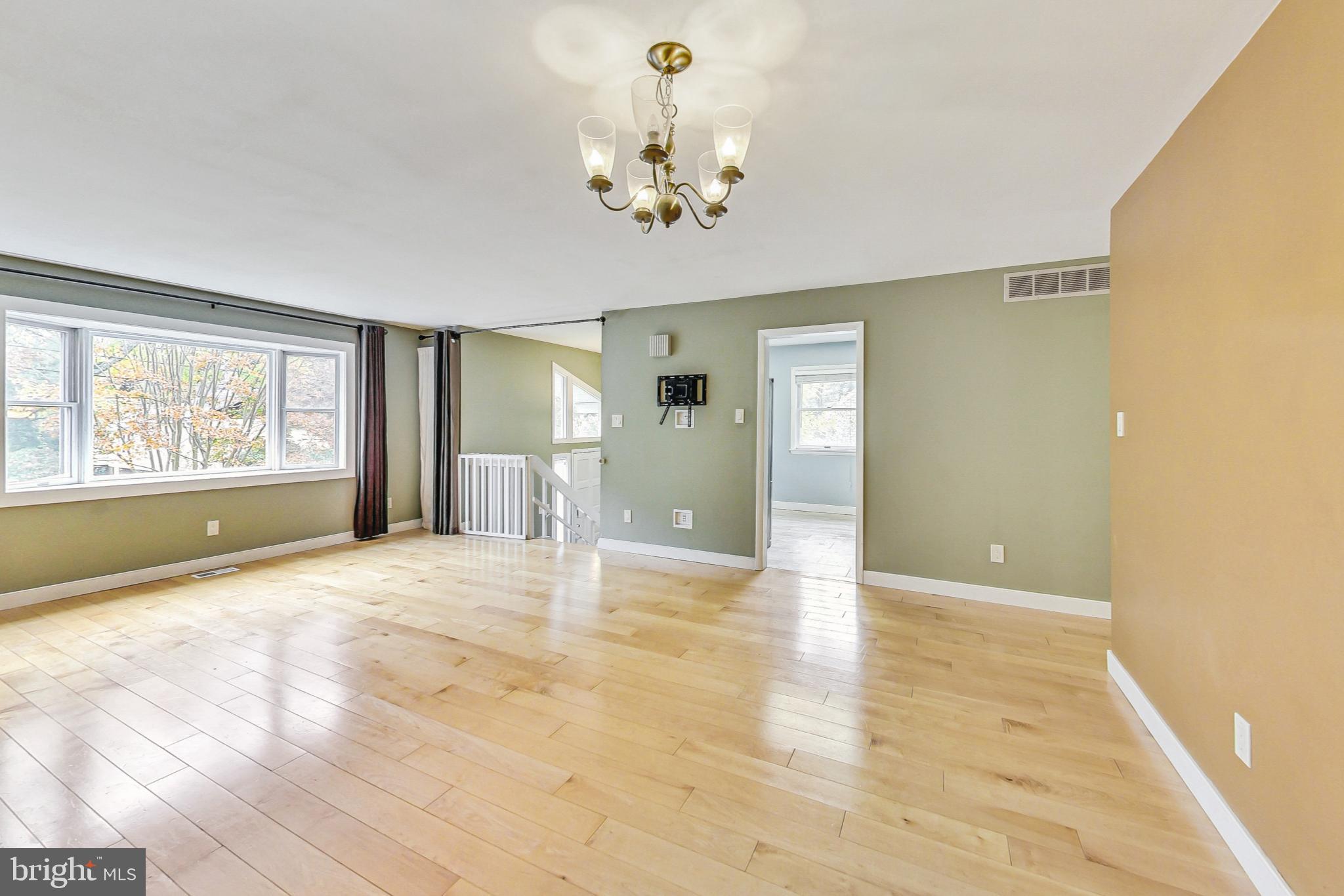 412 Walnut Drive Annapolis, MD 21403 - Photo 7 of 42 a view of an empty room with a window