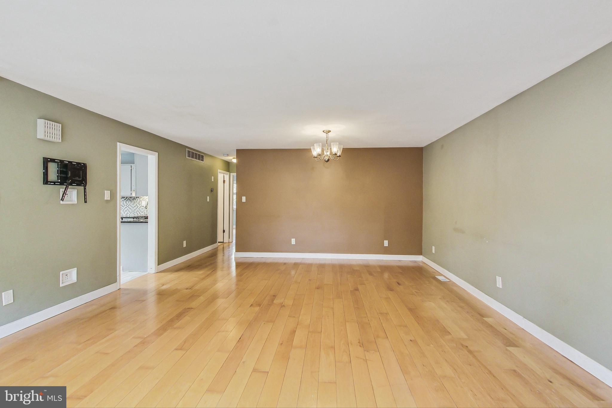 412 Walnut Drive Annapolis, MD 21403 - Photo 9 of 42 a view of an empty room