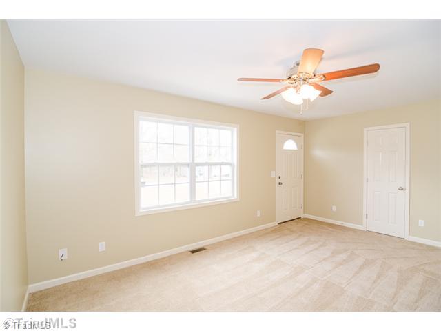 544 Baldwin Road Burlington, NC 27217 - Photo 2 of 9 Living Room.