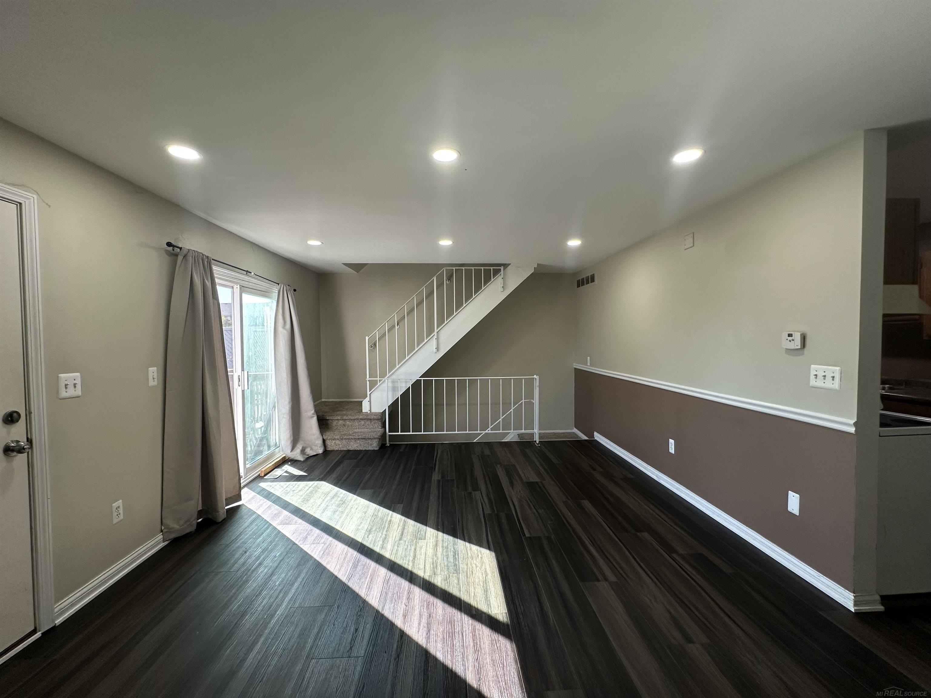 28219 Raleigh Crescent Drive New Baltimore, MI 48051 - Photo 15 of 35