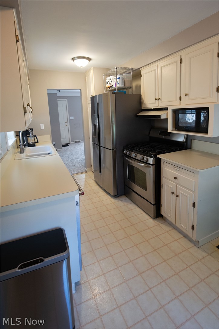 1790 Empire Road Wickliffe, OH 44092 - Photo 14 of 27 kitchen