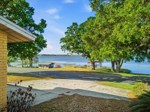 $450,000 | 1202 Lake Ariana Boulevard, Auburndale, FL 33823