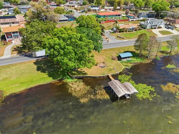 $450,000 | 1202 Lake Ariana Boulevard, Auburndale, FL 33823