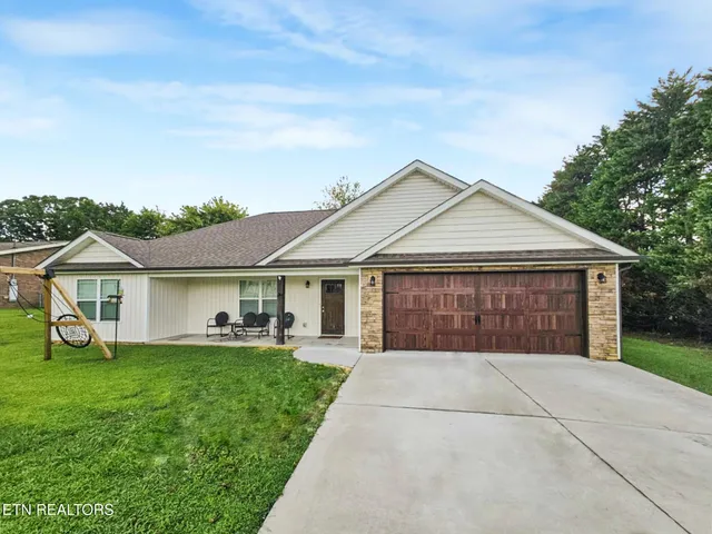 $375,900 | 711 Stowers Drive, Corryton, TN 37721
