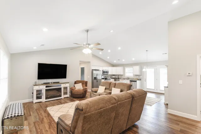 $375,900 | 711 Stowers Drive, Corryton, TN 37721