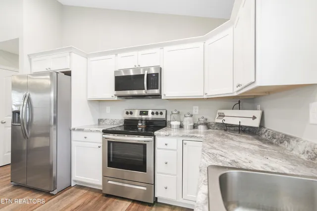 $375,900 | 711 Stowers Drive, Corryton, TN 37721